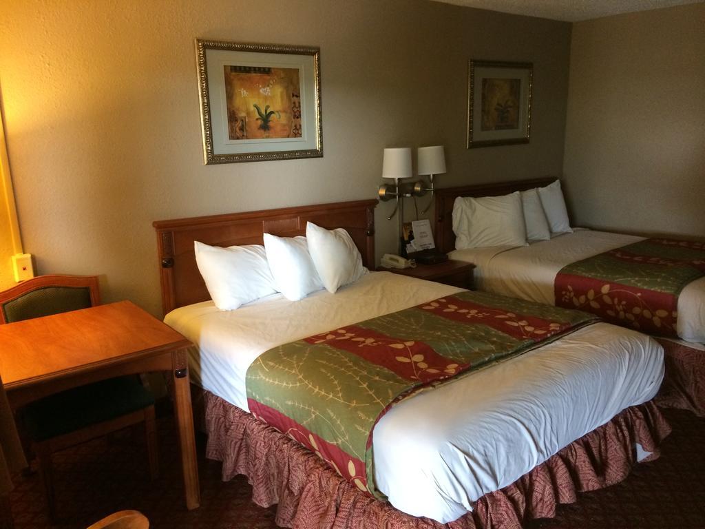 Americas Best Value Inn Crosstimbers Стивенвилл Экстерьер фото