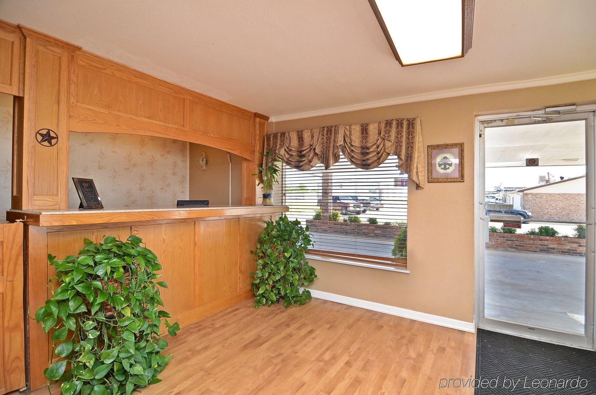 Americas Best Value Inn Crosstimbers Стивенвилл Интерьер фото
