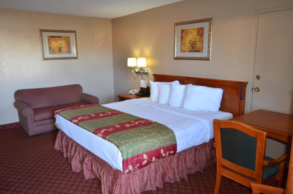 Americas Best Value Inn Crosstimbers Стивенвилл Экстерьер фото