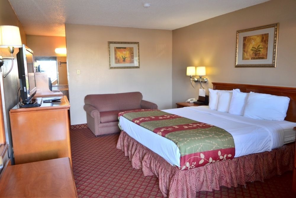 Americas Best Value Inn Crosstimbers Стивенвилл Экстерьер фото
